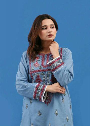 Daisy Blue lown free home delivery all Pakistan 