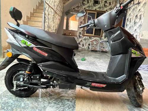 Crown ev 800 2023