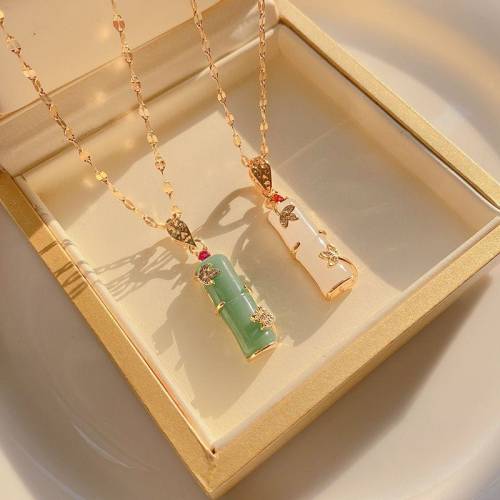 woman’s girls locket