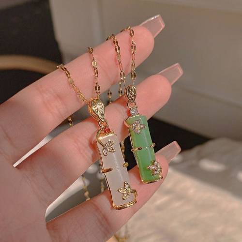 woman’s girls locket