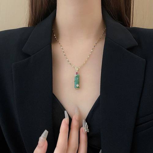 woman’s girls locket