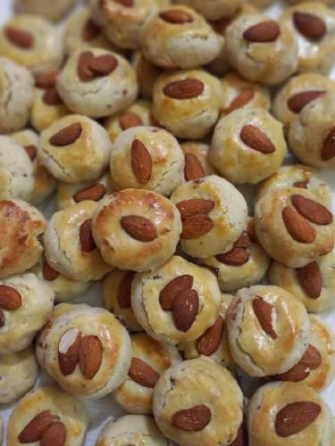 Almond and Plain Naan Khatai