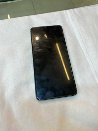 OnePlus 9r ram8gb rom256gb 2month sin working condition 10by10 hai 