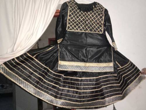 کپڑے کی گارنٹی کام کی نفاست 