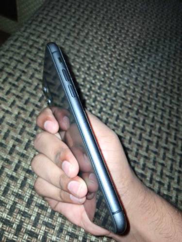 IPHONE 11 Non PTA Factory Unlocked. 