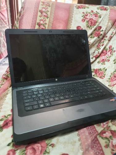Hp 2000 Laptop amd 3rd gen 4gb/320gb