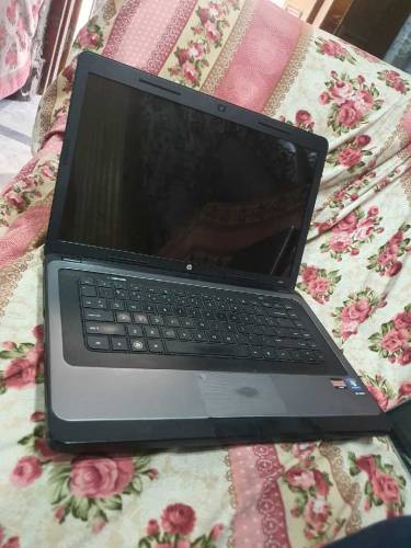 Hp 2000 Laptop amd 3rd gen 4gb/320gb