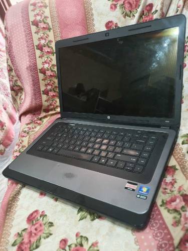 Hp 2000 Laptop amd 3rd gen 4gb/320gb