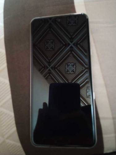 Sharp Aquos R3 non pta minor touch issue 9/10