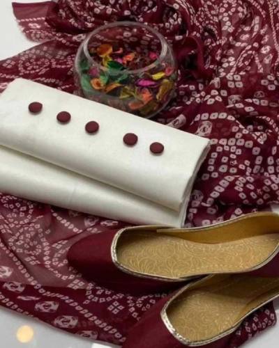 Woman's clothes and shoe sape