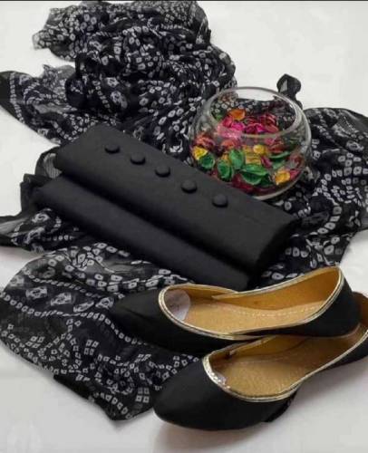 Woman's clothes and shoe sape