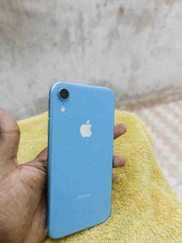 iphone xr & oneplus & iphone.11