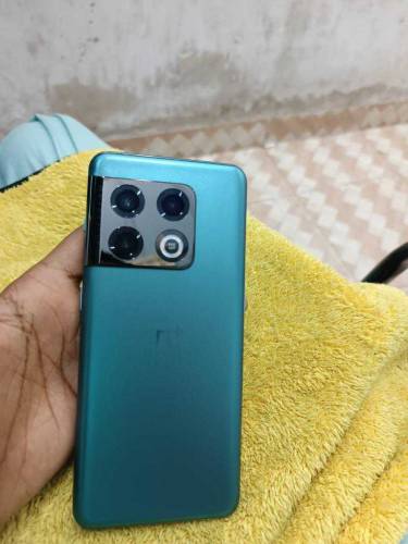 iphone xr & oneplus & iphone.11