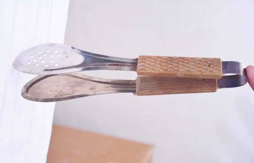 Stainless Steel Wooden Grip Tong