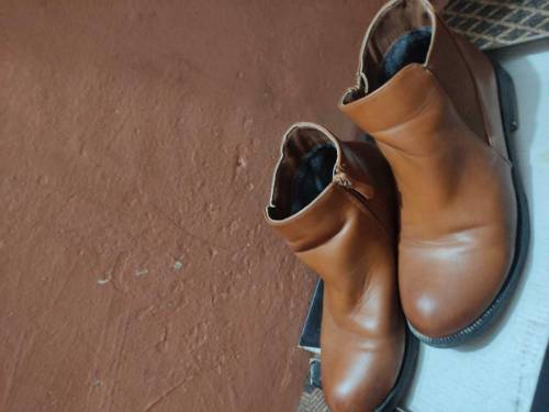 Best 10/9 condition original Borjan branded shoes for girls and women