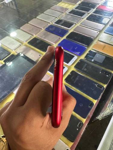 iphone11 red color full ok set golden chance buy now