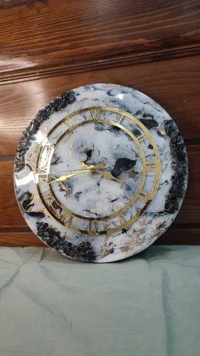 Resin wall clock