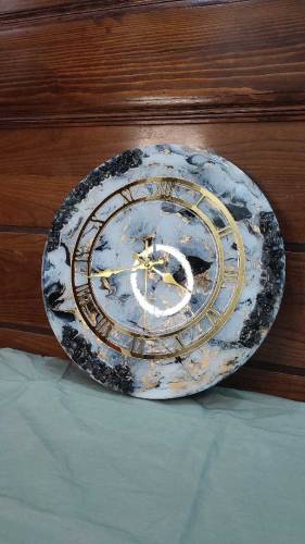 Resin wall clock