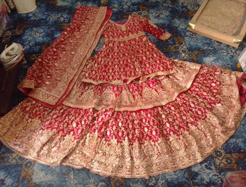 Bridal Suit Urgent sale for need money...Whatspp number 03162326646
