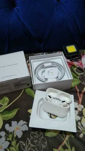 Apple airpods pro