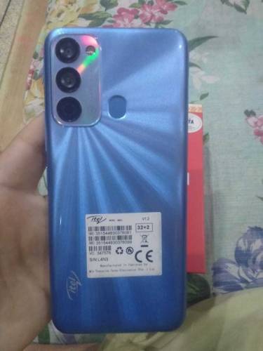 itel vision 3 2GB ram 32 GB memory 4 months used full box 