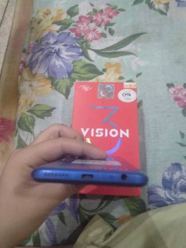 itel vision 3 2GB ram 32 GB memory 4 months used full box 