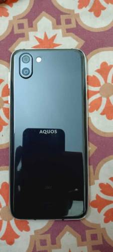 sharq Aquos r2
