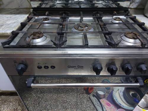 glam gas 5  oven, slightly used. please whatsapp only