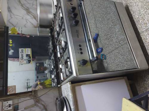 glam gas 5  oven, slightly used. please whatsapp only