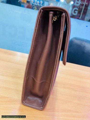 •  Material: PU•  Size: 