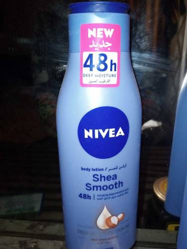 Nivea  shea smooth 