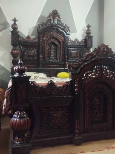 Chniyoti Sheesham Wood King Size Bed Set