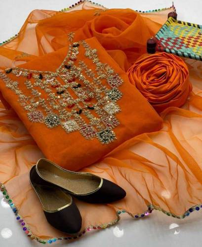 3 pcs unstitched suit ( Free gift 🎁 khussa) 