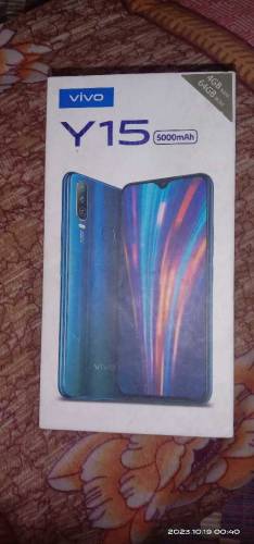 VIVO Y15 WITH BOX AND ORIGINAL CHARGER COMPLETE ACCESSORIES. 