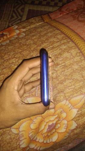 VIVO Y15 WITH BOX AND ORIGINAL CHARGER COMPLETE ACCESSORIES. 