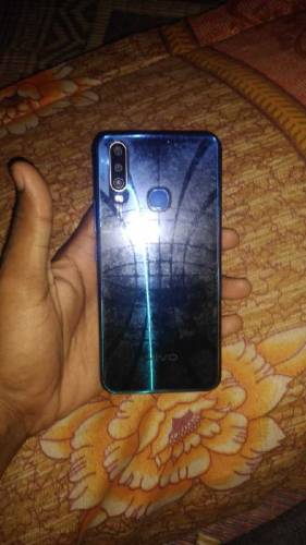 VIVO Y15 WITH BOX AND ORIGINAL CHARGER COMPLETE ACCESSORIES. 