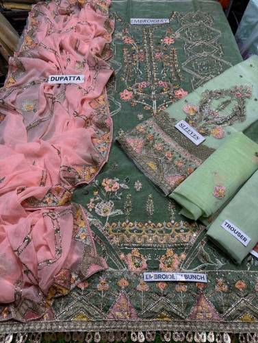 *Imrozia  luxury Shafoon Wedding collection**and different brands avai