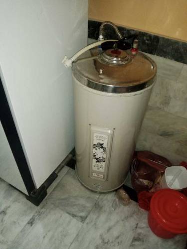 Intant electric geezer 50 gallon