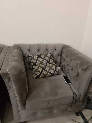 7 seater sofa whit table 