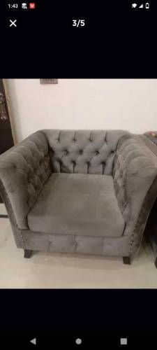 7 seater sofa whit table 
