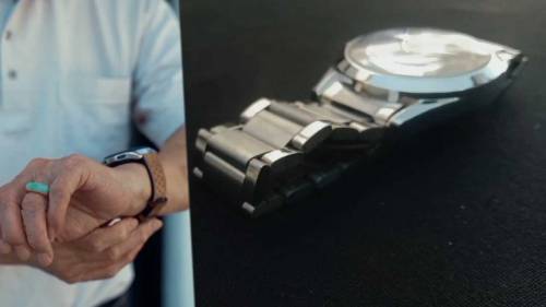 MEN & BOYS  WRIST WATCH . You can buy  the low price