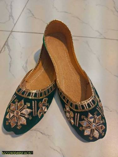 women Khusa