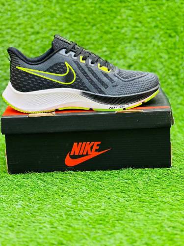 NIKE ZOOM