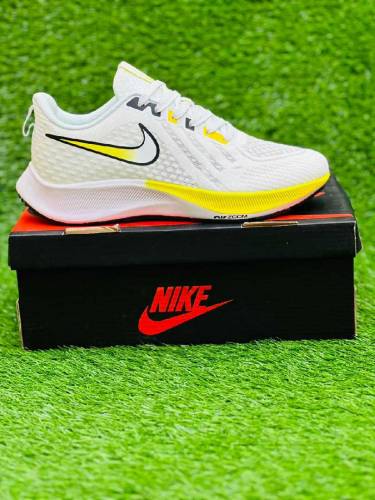 NIKE ZOOM