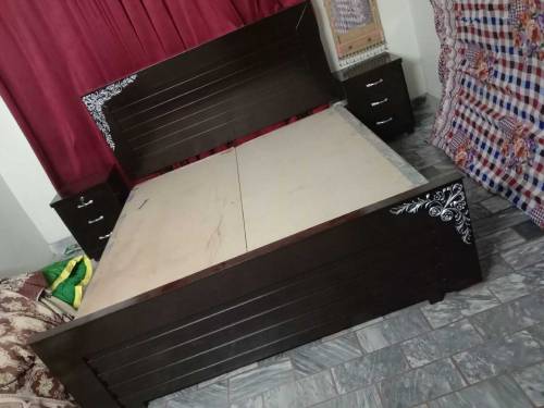 King size double bed 