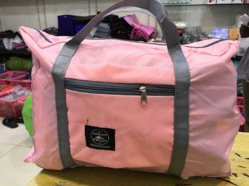 *Foldable Travel Bag  Made in Pakistan 🇵🇰*(Random Colours)*