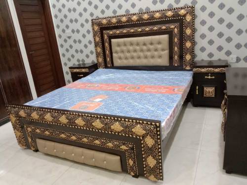 King size double bed 