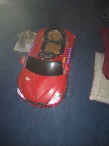 kids car with remote.