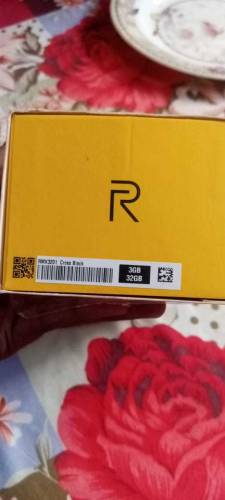 RealmeC21 3, 32 with box and charger very awesome mobile