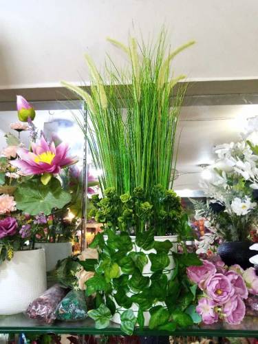 green grass 🌴🌴🌴 vase arrengmint 